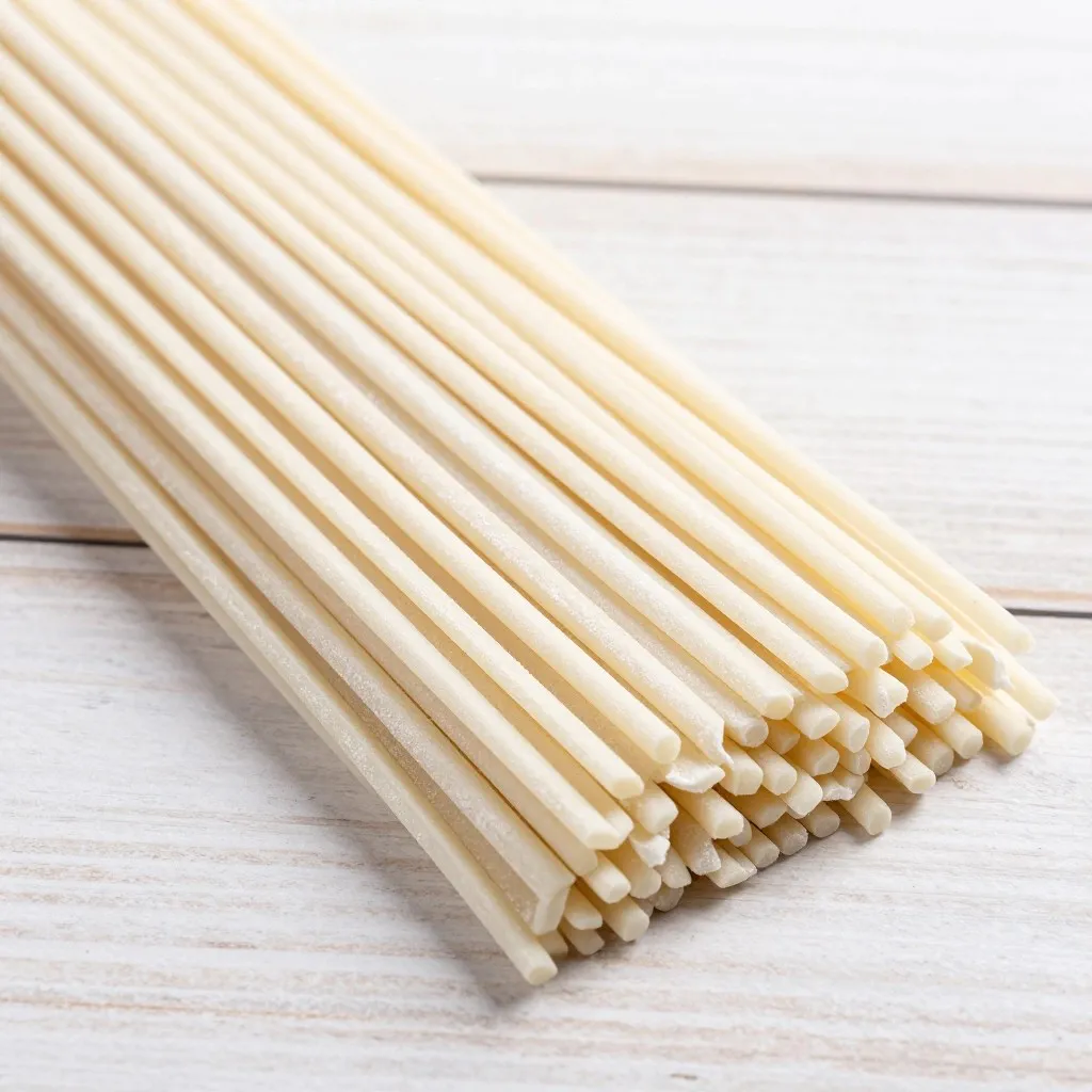 乾麺のうどん（小麦を原料とした食品）