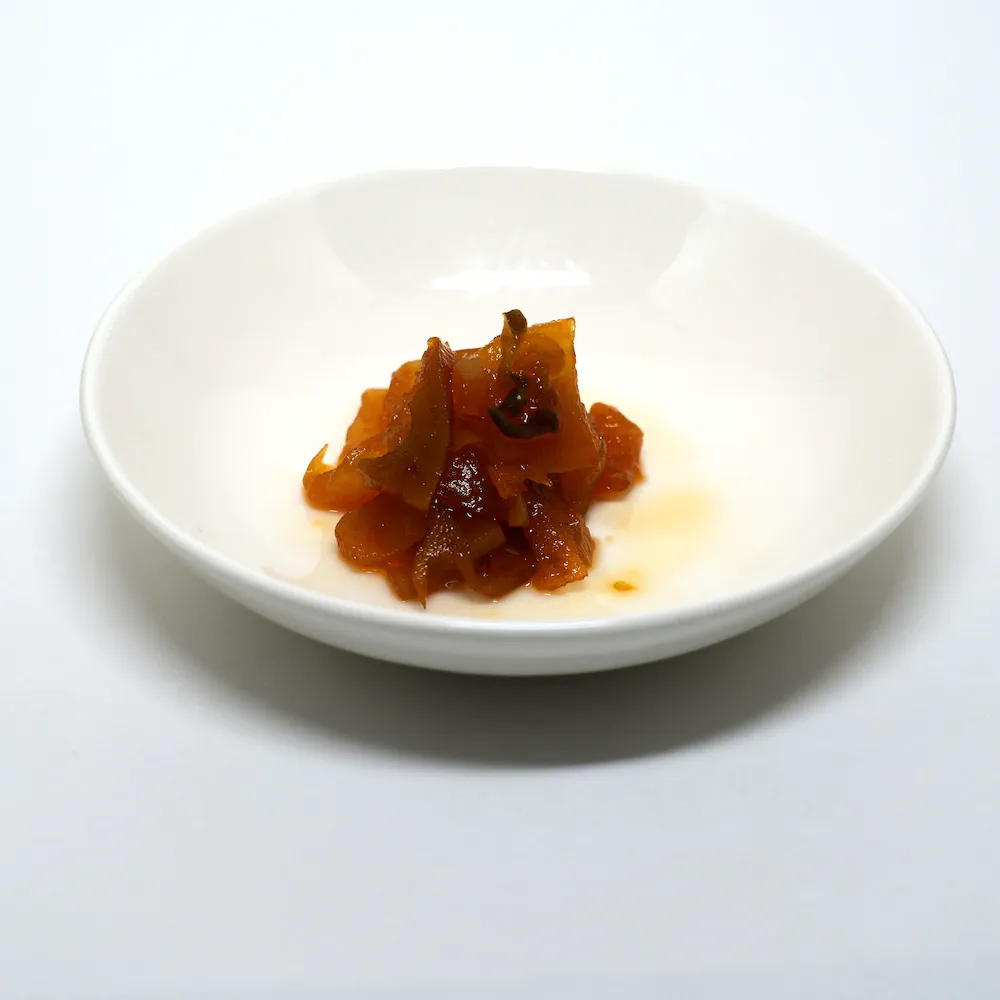 福神漬け（野菜を刻んで醤油や砂糖で漬けた日本の伝統漬物）