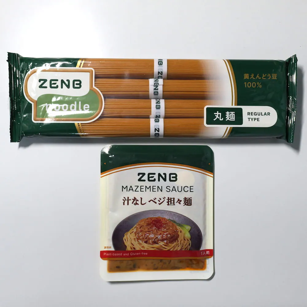 汁なし担々麺の素と麺を用意