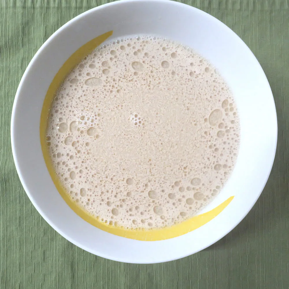 濃厚とんこつ風ラーメン2食入のスープ