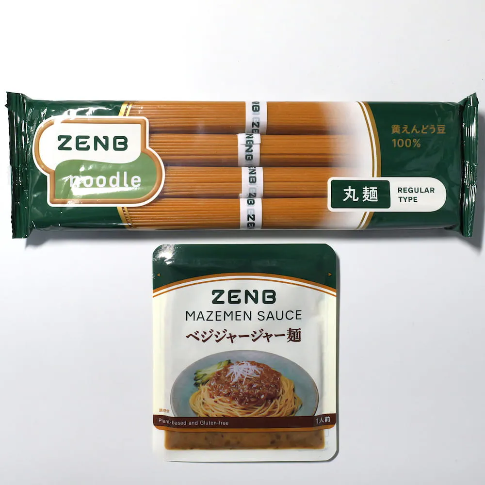 ジャージャー麺の素と麺を用意