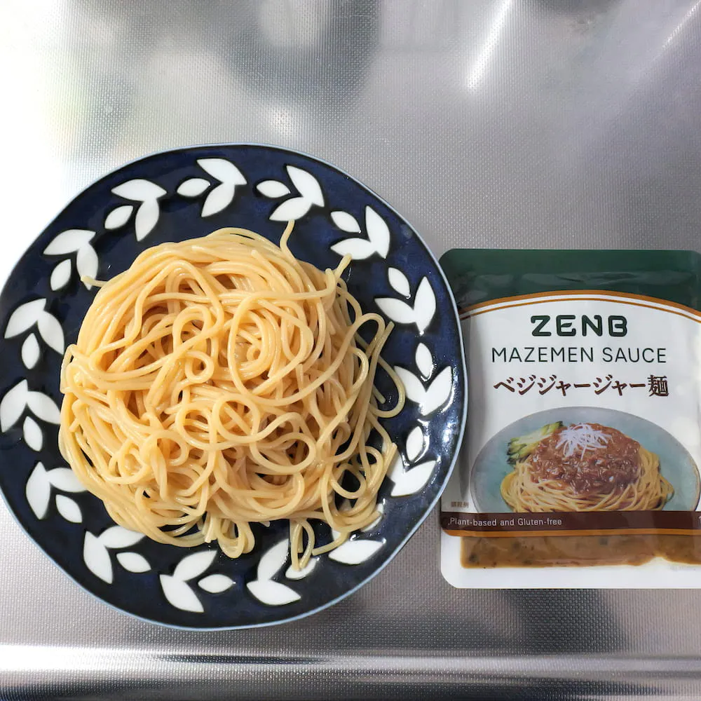 ジャージャー麺の素の麺の茹で上がり