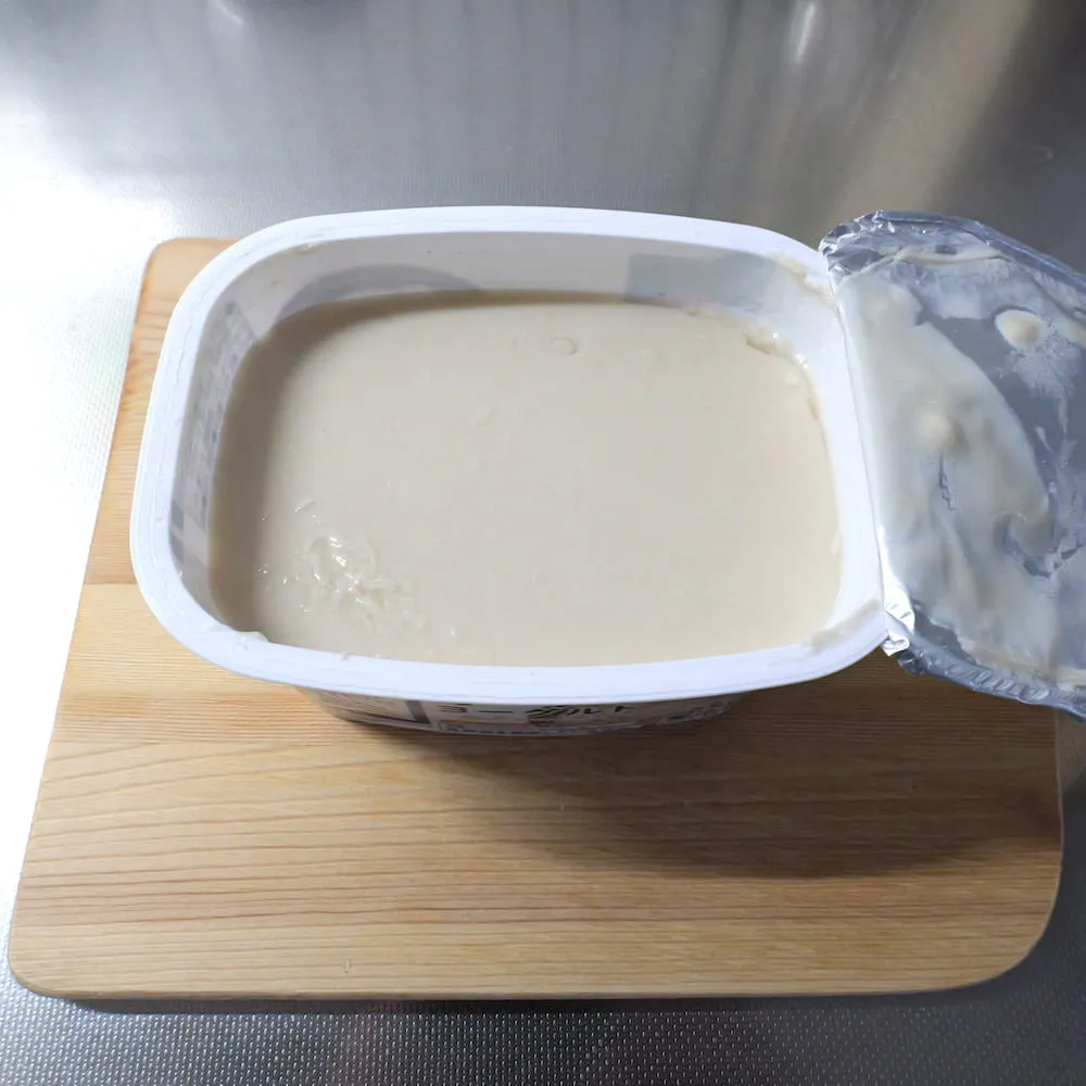 オーツミルクヨーグルトを開封した様子