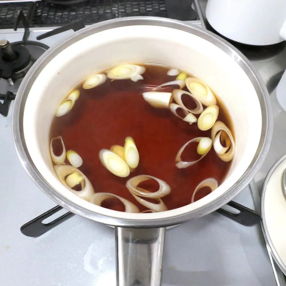 ベジカレーうどん用のつゆの準備